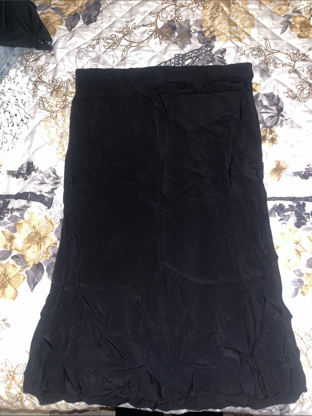 H&M Black Pencil Skirt - Sleek Minimalist Design